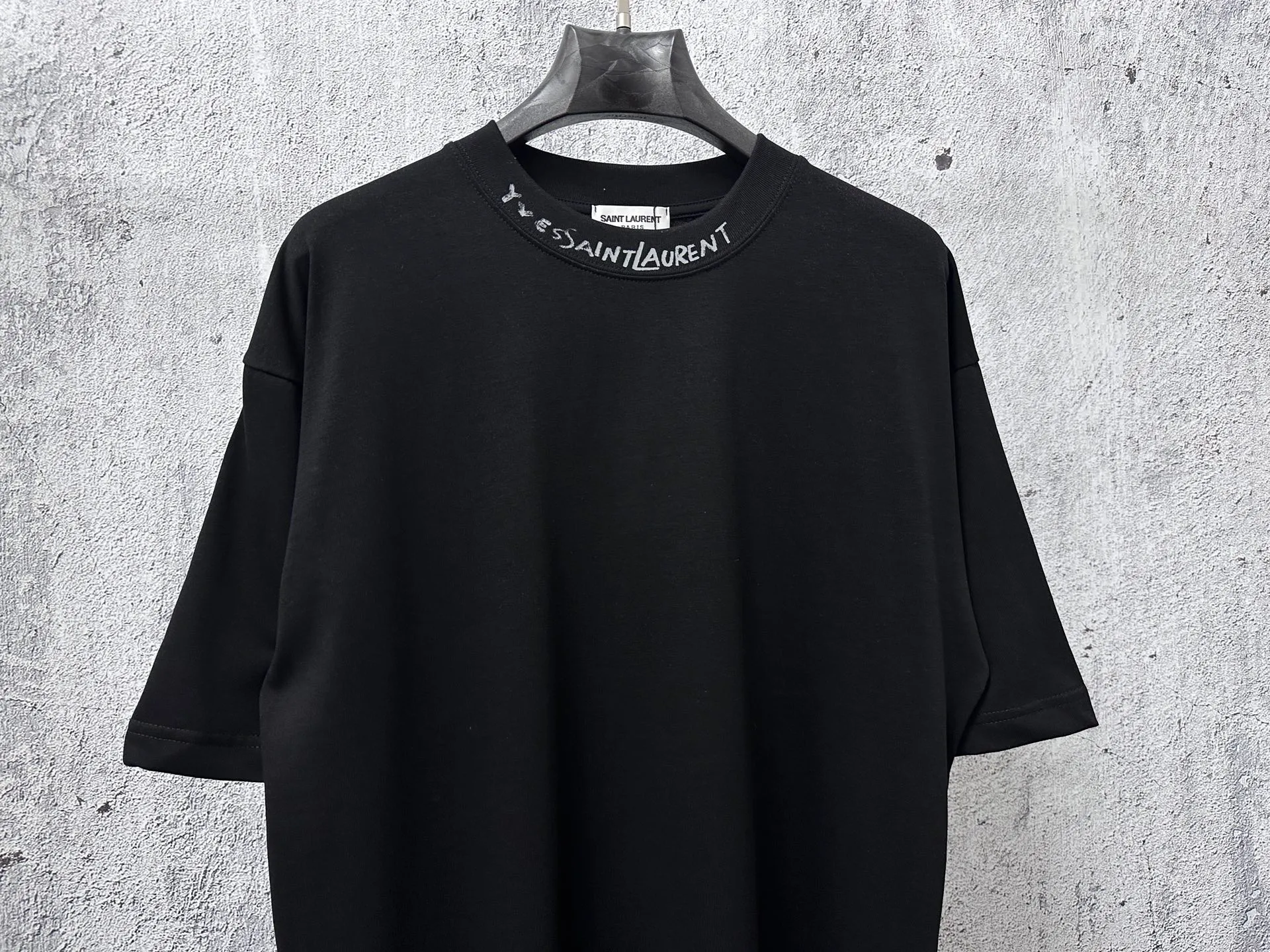 ￼ P85 【YSL】 Classiclogo t Classic 280 ! ， ，os ， ， Same Style。 ：Black，White Size：XS-L